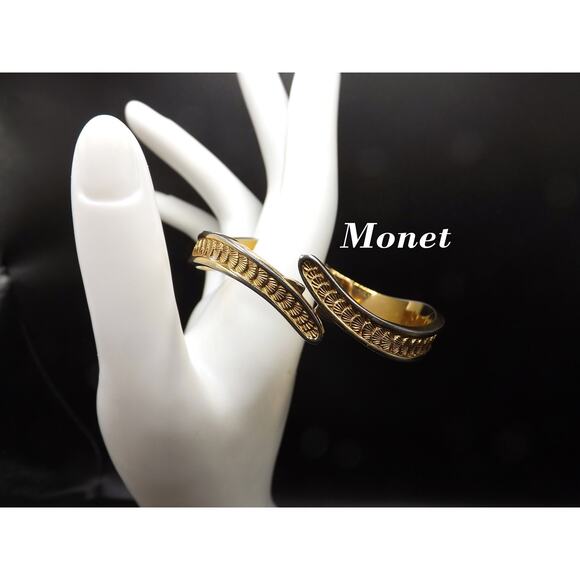 Vintage Monet Shell Design Hinged Bracelet, Gold Plated Bangle, 1960s - Picture 1 of 10